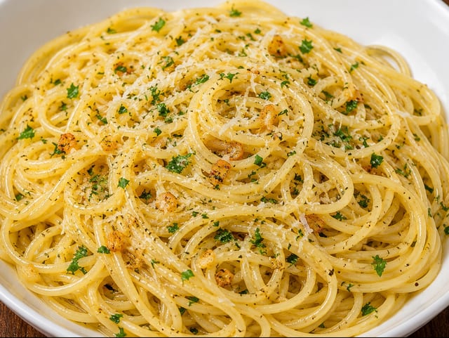 GARLIC BUTTER SPAGHETTI.